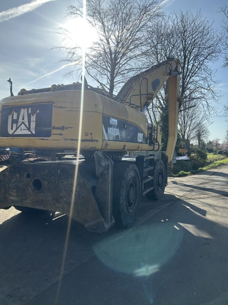 CAT-325-LMH-For-Sale-At-Jan-Kemp-BV-1-Groot