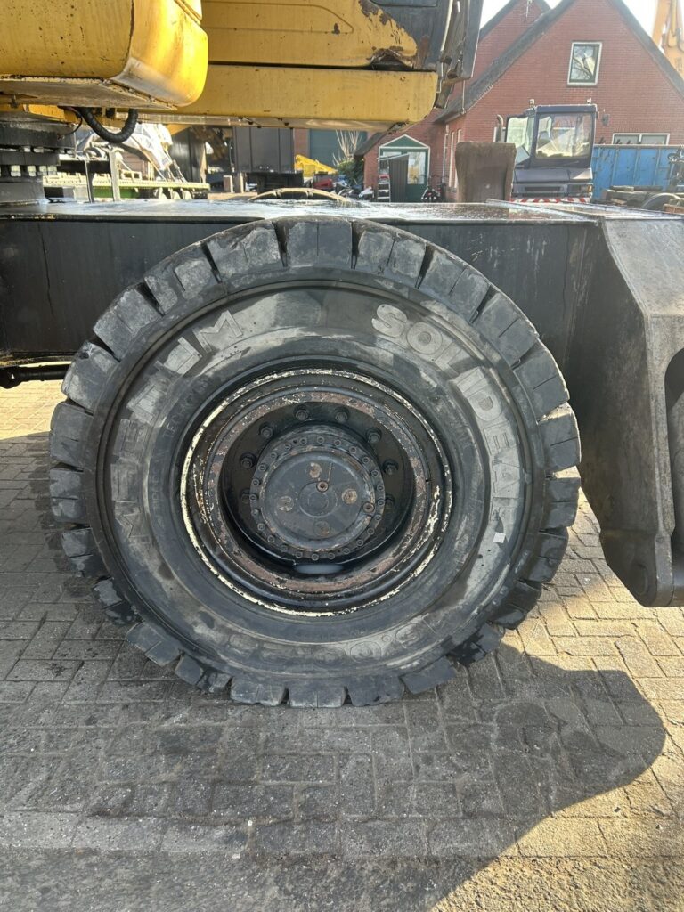 CAT-325-LMH-For-Sale-At-Jan-Kemp-BV-15-Groot
