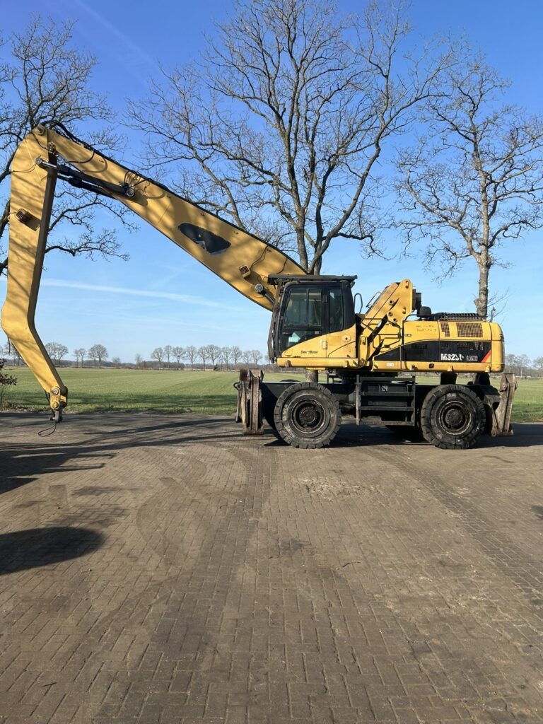 CAT-325-LMH-For-Sale-At-Jan-Kemp-BV-8-Groot