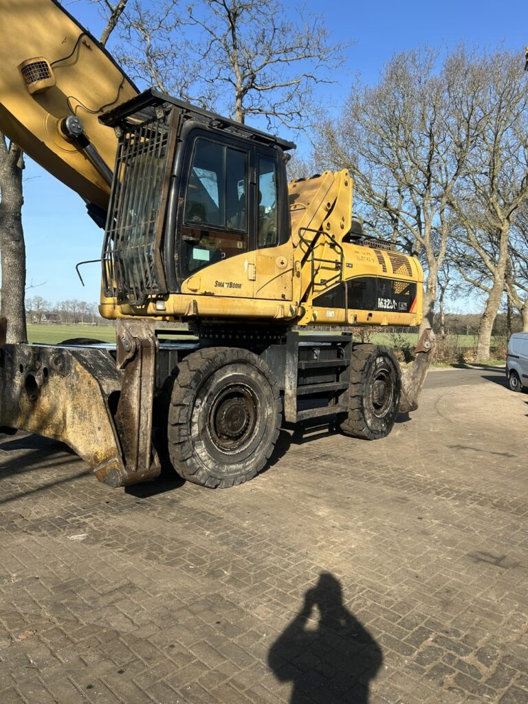 CAT-325-LMH-For-Sale-At-Jan-Kemp-BV-9-Groot