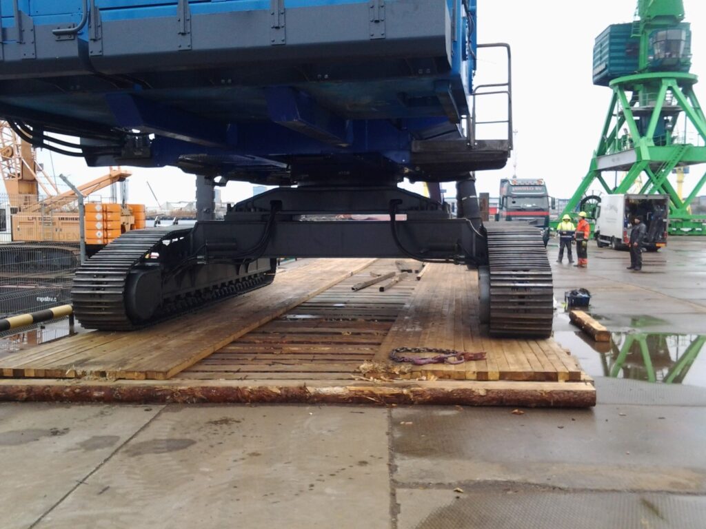 Mantsinen-100RHC-sold-by-Jan-Kemp-BV-Hitachi-ZX800-long-reach-18