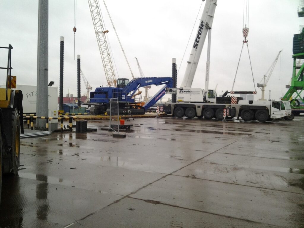 Mantsinen-100RHC-sold-by-Jan-Kemp-BV-Hitachi-ZX800-long-reach-9