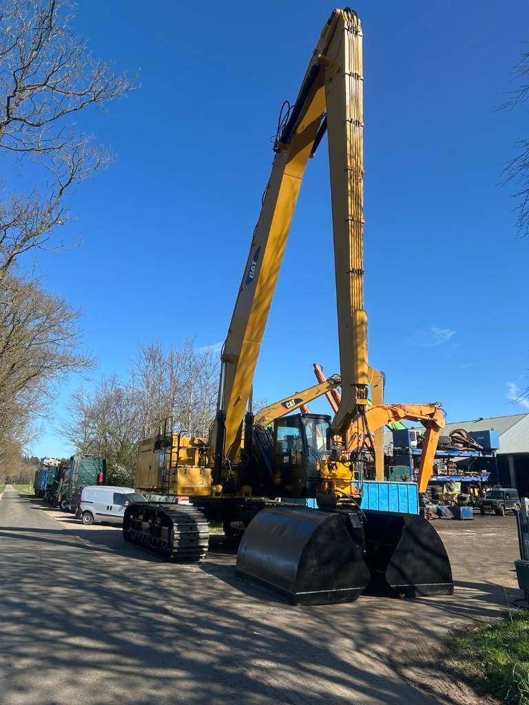 cat-374-f,1e5ce381