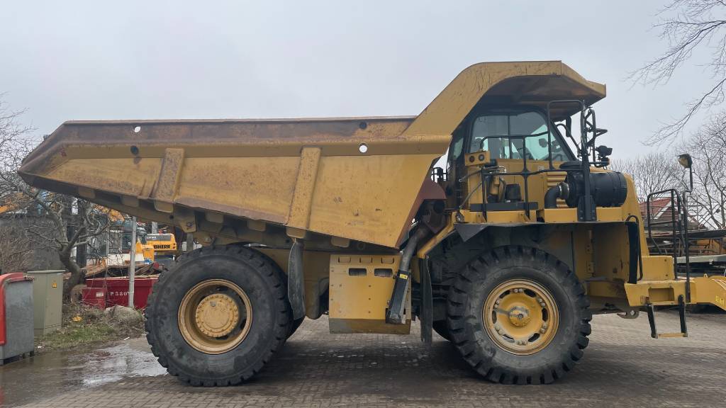 cat-770,376b57f4